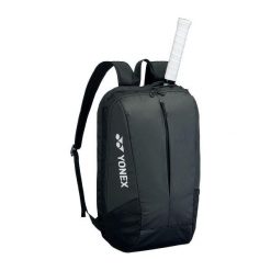 Plecak tenisowy Yonex Team 42512 Backpack. Czarne plecaki męskie YONEX, bez wzorów. Za 329.00 zł.