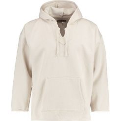 Levi's® Made & Crafted WOVEN HOODIE Bluza z kapturem pristine. Białe bluzy z kapturem męskie Levi's® Made & Crafted, l, z bawełny, z kapturem. Za 499.00 zł.