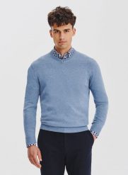 PAKO LORENTE - Niebieski sweter męski v-neck. Niebieskie swetry męskie Pako Lorente, bez wzorów, z bawełny, bez kołnierzyka, bez ramiączek. Za 79.99 zł.