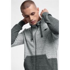 Bluza męska BLM303 - szary melanż. Bluzy nierozpinane męskie marki 4f. W wyprzedaży za 99.99 zł.