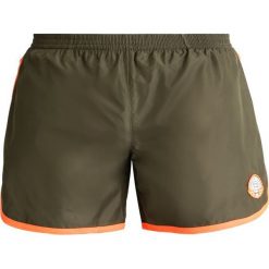 Robinson Les Bains CAMBRIDGE Szorty kąpielowe military green. Kąpielówki męskie marki 4f. W wyprzedaży za 408.85 zł.