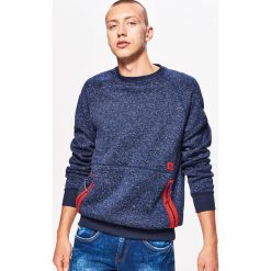 Sweter o kroju bluzy - Granatowy. Bluzy nierozpinane męskie marki Cropp. W wyprzedaży za 69.99 zł.