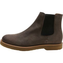 BOSS CASUAL CUBA CHEB Botki medium grey. Szare sztyblety męskie BOSS CASUAL, z materiału. W wyprzedaży za 678.30 zł.