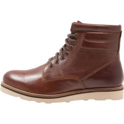 Superdry STIRLING SLEEK BOOT Botki sznurowane dark chestnut. Brązowe buty zimowe męskie Superdry., z materiału. W wyprzedaży za 383.20 zł.