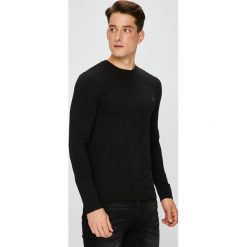 Guess Jeans - Longsleeve. Czarne koszulki męskie z długim rękawem Guess Jeans, z aplikacjami, z bawełny, z okrągłym kołnierzem, z długim rękawem. Za 149.90 zł.