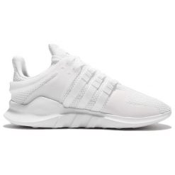 Buty sportowe w kolorze białym. Białe buty treningowe męskie marki Adidas, Reebok, z materiału. W wyprzedaży za 307.95 zł.