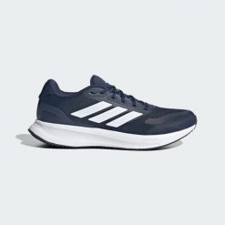 Buty Runfalcon 5 Running. Białe buty do biegania męskie ADIDAS, bez wzorów, bez zapięcia, do biegania. Za 255.55 zł.