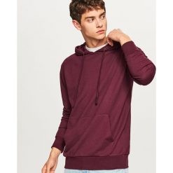 Bluza kangurka z kapturem - Bordowy. Bluzy z kapturem męskie marki Reserved. W wyprzedaży za 59.99 zł.