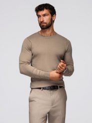 Sweter męski klasyczny z wiskozą BASIC z okrągłym dekoltem – ciemnobeżowy V15 - Rozmiar: M. Brązowe swetry męskie Ombre Clothing, bez wzorów, z dzianiny, biznesowe, bez kołnierzyka, bez ramiączek. W wyprzedaży za 89.99 zł.