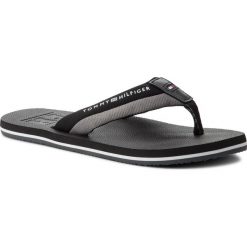 Japonki TOMMY HILFIGER - Embossed Th Beach Sandal FM0FM02088 Black 990. Klapki i japonki męskie marki Tommy Hilfiger. Za 179.00 zł.