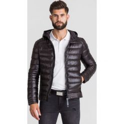 KURTKA PUFFA BIKER Guess. Czarne kurtki męskie Guess, l, z aplikacjami, z gumy, bez ramiączek, z kapturem. Za 729.00 zł.