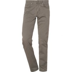 Baldessarini Jeansy Slim Fit light brown. Brązowe jeansy męskie Baldessarini, z bawełny. Za 419.00 zł.