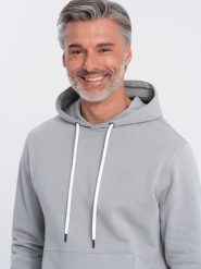 Ombre Męska bluza dresowa kangurka z kapturem - szara V8 OM-SSBN-0177 L. Szare bluzy nierozpinane męskie Ombre, l, bez wzorów, z dresówki, bez ramiączek, z kapturem. Za 109.99 zł.