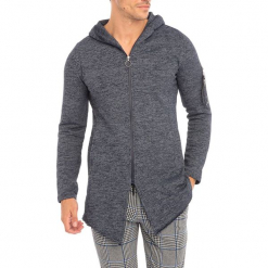 Sweter w kolorze granatowym. Niebieskie swetry męskie RNT23, z kapturem. W wyprzedaży za 139.95 zł.