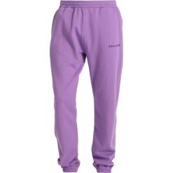 Soulland DENT DRAWSTRING Spodnie treningowe violet. Fioletowe spodnie dresowe męskie Soulland, z bawełny. Za 399.00 zł.
