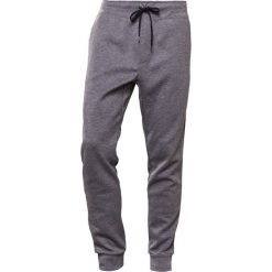 Polo Ralph Lauren Spodnie treningowe foster grey heather. Szare spodnie dresowe męskie marki Polo Ralph Lauren, z bawełny. W wyprzedaży za 367.20 zł.