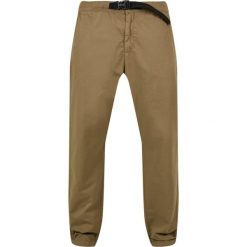 Spodnie Urban Classics Straight Leg Chino. Zielone eleganckie spodnie męskie Urban Classics, bez wzorów. Za 237.00 zł.