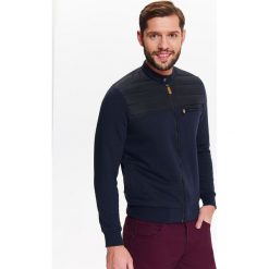 BLUZA MĘSKA ROZPINANA Z ŁĄCZONYCH TKANIN. Bluzy rozpinane męskie marki TOP SECRET. W wyprzedaży za 59.99 zł.