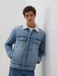 Jeansowa kurtka sherpa - niebieski. Niebieskie kurtki męskie Reserved, l, bez wzorów, z denimu, bez ramiączek, bez kaptura. Za 239.99 zł.