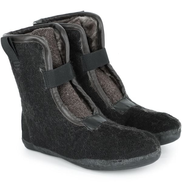 But wewnętrzny MEINDL Nordkap. Czarne buty trekkingowe męskie Meindl, bez wzorów, bez zapięcia, trekkingowe. W wyprzedaży za 479.90 zł.