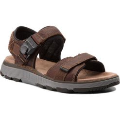 Sandały CLARKS - Un Trek Part 261318607 Dark Tan Leather. Sandały męskie marki Clarks. Za 389.00 zł.