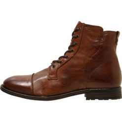 ALDO KAORERIA Botki sznurowane cognac. Brązowe sztyblety męskie Aldo, z materiału. Za 669.00 zł.