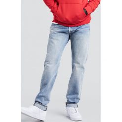 Dżinsy "501" - Regular Fit - w kolorze błękitnym. Niebieskie jeansy męskie Denim Special, z aplikacjami, klasyczne. W wyprzedaży za 265.95 zł.