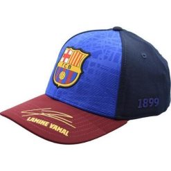 Czapka z daszkiem FC Barcelona z podpisem Lamine Yamal. Czerwone czapki męskie FC Barcelona, bez wzorów, klasyczne. W wyprzedaży za 112.96 zł.