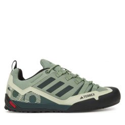 Trekkingi adidas. Zielone buty zimowe męskie ADIDAS, bez wzorów, sportowe, bez obcasa, bez zapięcia. Za 379.99 zł.