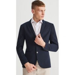 Dzianinowa marynarka slim fit - Granatowy. Marynarki męskie marki Reserved. Za 239.99 zł.