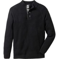 Sweter ze stójką Regular Fit bonprix czarny. Swetry męskie marki bonprix. Za 79.99 zł.