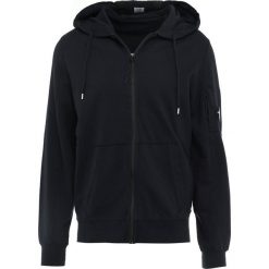 C.P. Company HOODIE Bluza rozpinana navy. Niebieskie bluzy rozpinane męskie C.P. Company, z bawełny. W wyprzedaży za 503.40 zł.
