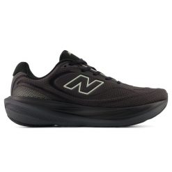 Buty męskie New Balance Infinion 1080 v15 M10805MD – czarne. Czarne buty do biegania męskie New Balance, bez wzorów, bez zapięcia, do biegania. Za 849.99 zł.