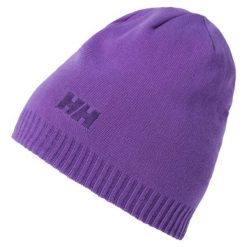 Czapka zimowa unisex Helly Hansen Brand Beanie. Czarne czapki męskie Helly Hansen, na zimę, bez wzorów, z elastanu, sportowe. W wyprzedaży za 57.00 zł.
