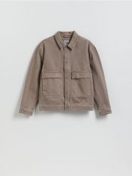 Jeansowa kurtka z efektem sprania - szary. Szare kurtki męskie Reserved, l, bez wzorów, z denimu, bez ramiączek, bez kaptura. Za 169.99 zł.