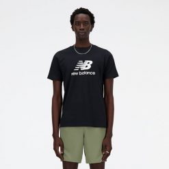Koszulka męska New Balance MT41502BK – czarna. Czarne t-shirty sportowe męskie New Balance, m, bez wzorów, z bawełny, klasyczne, bez ramiączek. Za 139.99 zł.