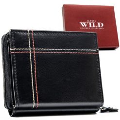 Skórzany portfel męski w czarnym kolorze z systemem RFID zamykany na zatrzask i suwak - Always Wild. Czarne portfele męskie Always Wild, bez wzorów, ze skóry. Za 54.99 zł.