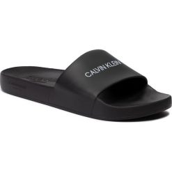 Klapki CALVIN KLEIN - Slide KM0KM00375 Flip Flops White/Black. Czarne klapki i japonki męskie Calvin Klein, bez wzorów, z tworzywa sztucznego. Za 159.00 zł.