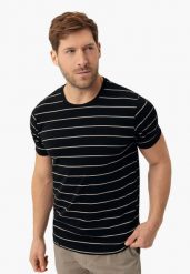 T-shirt w paski TM-ALLY. Czarne t-shirty męskie Volcano, l, z aplikacjami, z bawełny, bez kołnierzyka, bez ramiączek. Za 79.99 zł.