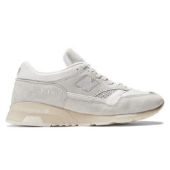 Buty męskie New Balance U1500WSB – białe. Białe buty do biegania męskie New Balance, bez wzorów, ze skóry, bez zapięcia, do biegania. Za 1,049.99 zł.