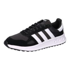 Buty sportowe adidas Run 84 czarne dla mężczyzn. Czarne buty do biegania męskie ADIDAS, bez wzorów, bez zapięcia, do biegania. Za 340.70 zł.