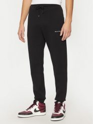 REPLAY Spodnie dresowe M9008 .000.23655 Czarny Regular Fit. Czarne spodnie dresowe męskie Replay, bez wzorów, z dresówki. Za 299.99 zł.