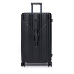 Walizka średnia Guess. Czarne walizki męskie Guess, z aplikacjami, średnie. Za 1,239.00 zł.