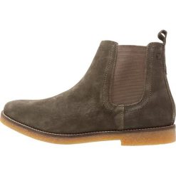 Base London FERDINAND Botki olive. Buty zimowe męskie marki Base London. W wyprzedaży za 390.15 zł.