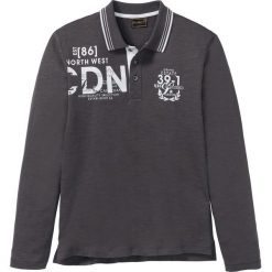 Shirt polo z długim rękawem i plisą guzikową bonprix szary z nadrukiem. Koszulki męskie z długim rękawem bonprix. Za 37.99 zł.