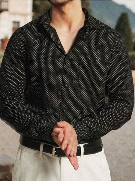 Koszula regular fit - czarny. Czarne koszule męskie Sinsay, l, bez wzorów, bez kołnierzyka, bez ramiączek. Za 49.99 zł.