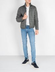 Invicta Kurtka "Light Down" | 4431759/U | Mężczyzna | Khaki. Brązowe kurtki męskie Invicta, m, z aplikacjami, z poliamidu, bez ramiączek, bez kaptura. W wyprzedaży za 299.00 zł.