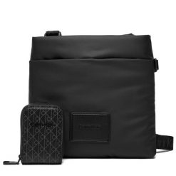 Saszetka Calvin Klein. Czarne saszetki męskie Calvin Klein, bez wzorów, małe. Za 369.99 zł.