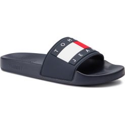 Klapki TOMMY JEANS - Flag Pool Slide EM0EM00284 Midnight/403. Klapki i japonki męskie Tommy Jeans. Za 229.00 zł.