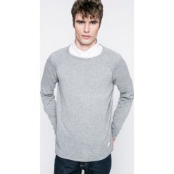 Only & Sons - Sweter. Szare swetry męskie Only & Sons, bez wzorów, z bawełny, bez kołnierzyka, bez ramiączek. W wyprzedaży za 49.90 zł.
